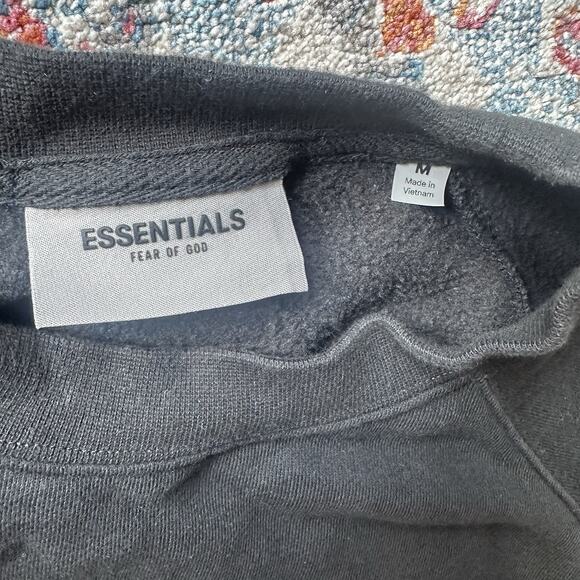 Fear Of God Essentials Black Sweatshirt Men’s Size M, 26x26 - Picture 2 of 12